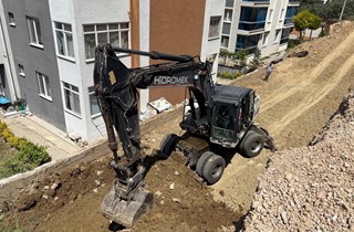 Gemlik’te Yol Açma Çalışmaları Hız Kesmeden Sürüyor